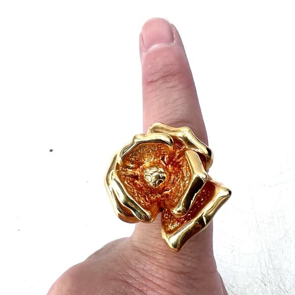 14k Yellow Italian Gold Large Flower Ring 5 grams Size 9 Hollow - Picture 2 of 12